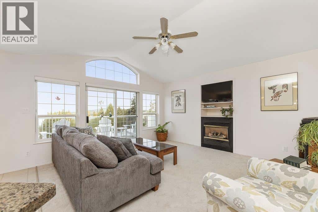 5174 RADCLIFFE ROAD — Sechelt, British Columbia - Photo 5 of 40