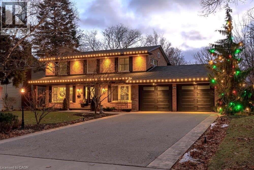 29 WOODSIDE Drive — Hamilton, Ontario - Photo 2 of 49