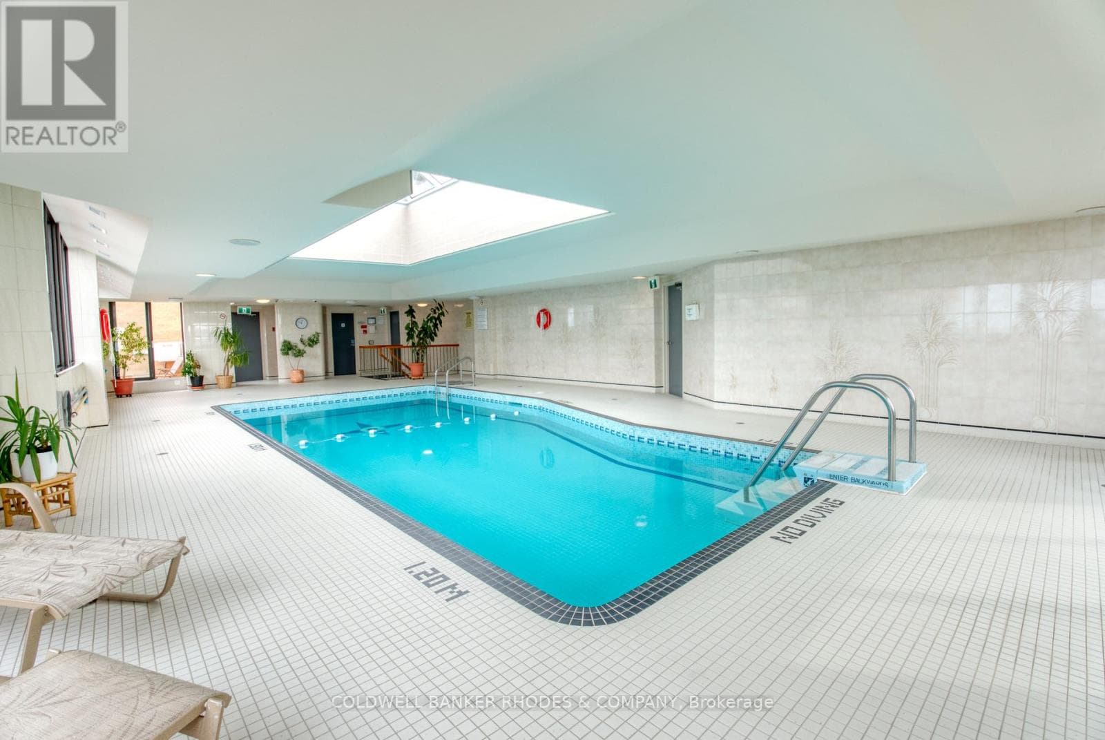 1105 - 556 LAURIER AVENUE W — Ottawa, Ontario - Main photo