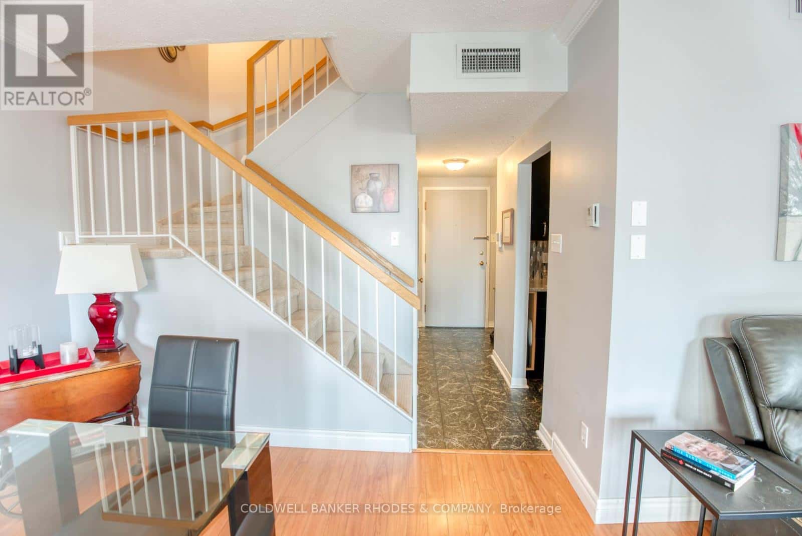 1105 - 556 LAURIER AVENUE W — Ottawa, Ontario - Photo 5 of 39