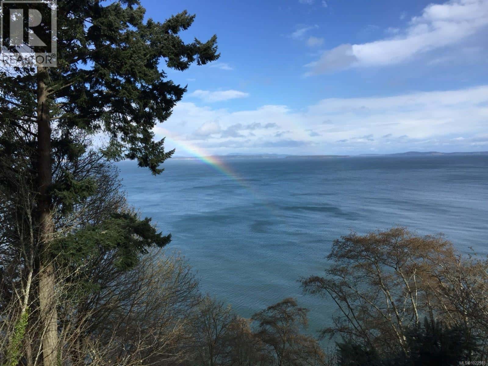 4553 Cordova Bay Rd — Saanich, British Columbia - Photo 2 of 30