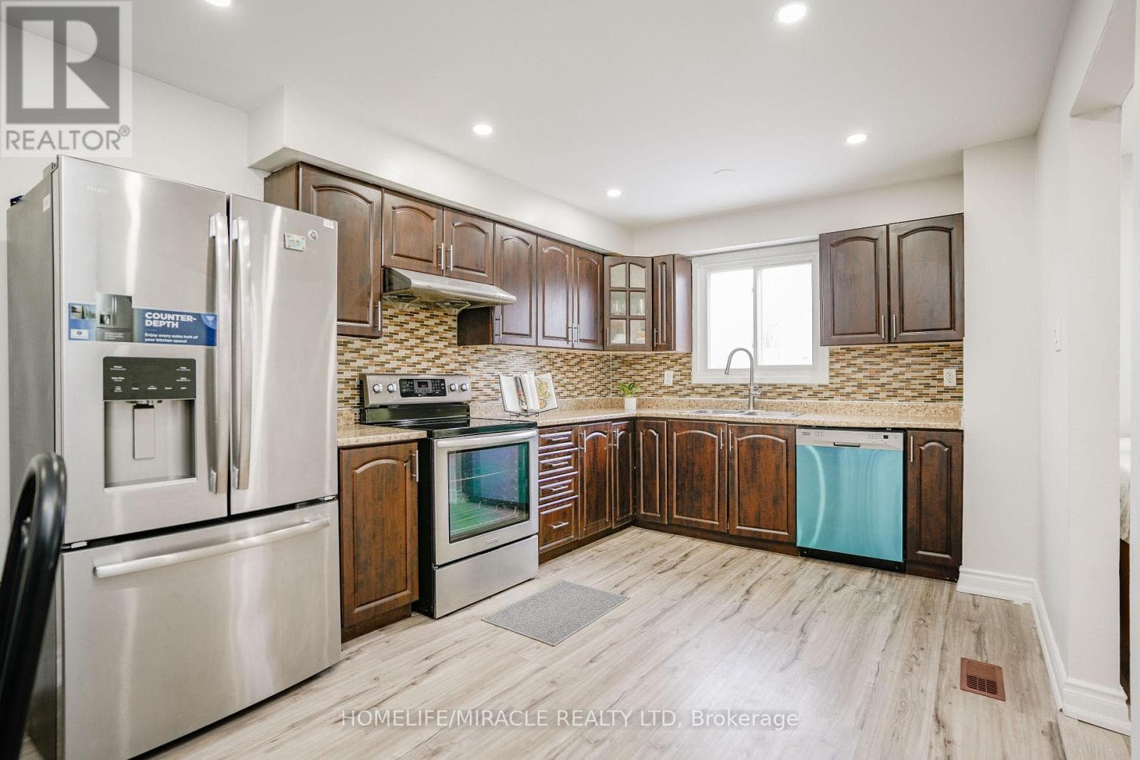 15 HEATHERSIDE COURT — Brampton (Central Park), Ontario - Main photo