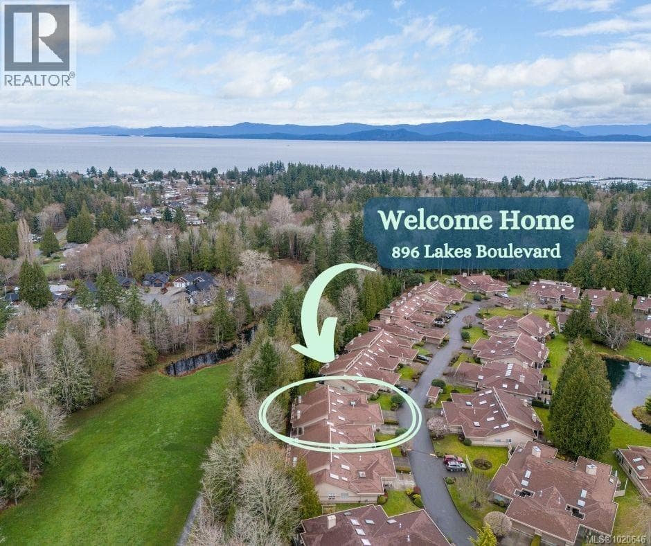 896 Lakes Blvd — Parksville, British Columbia - Main photo