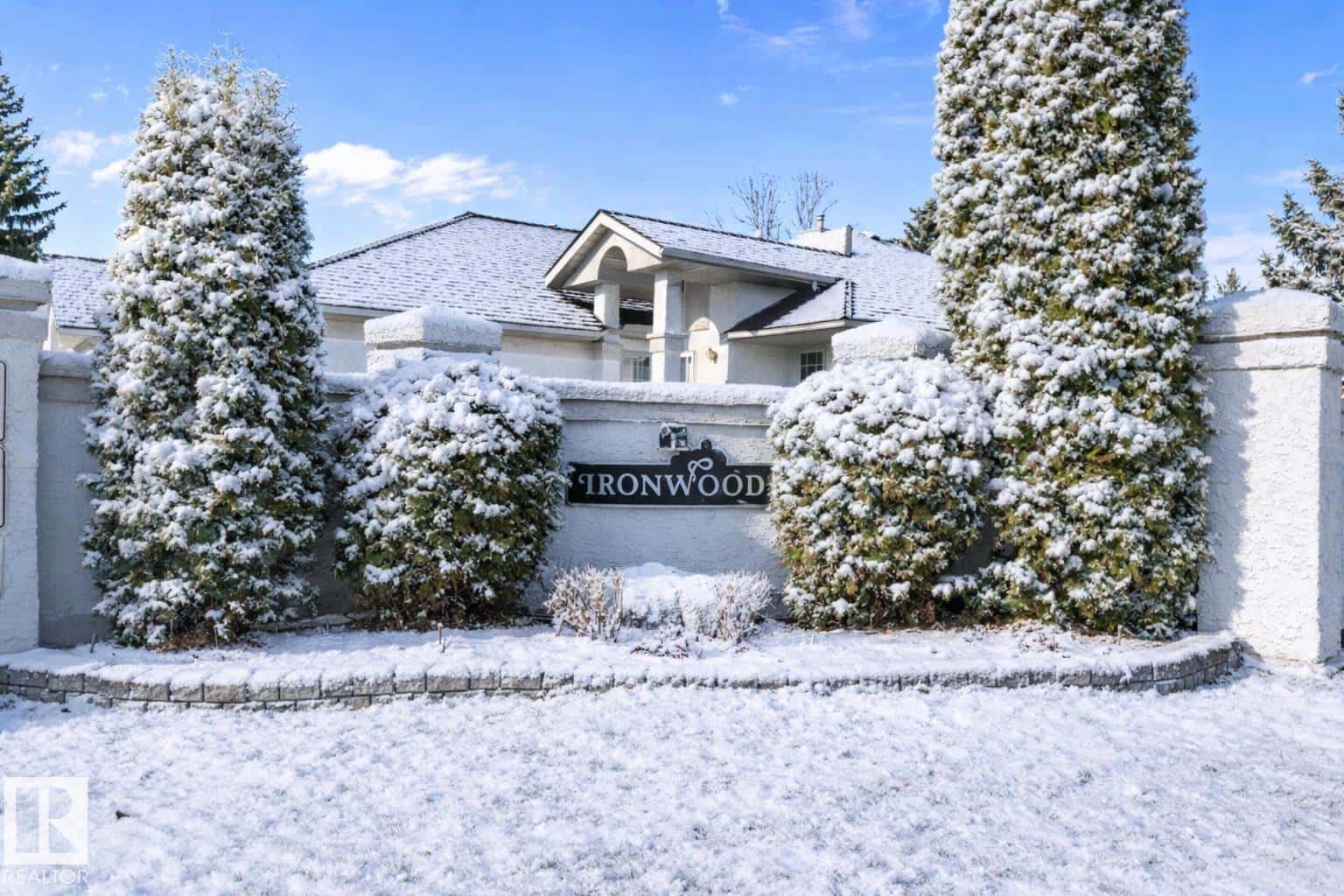 108 Ironwood PL NW — Edmonton, Alberta - Photo 2 of 46