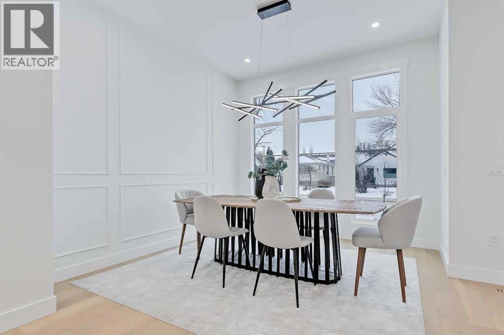 422 14 Avenue NE — Calgary, Alberta - Photo 4 of 48