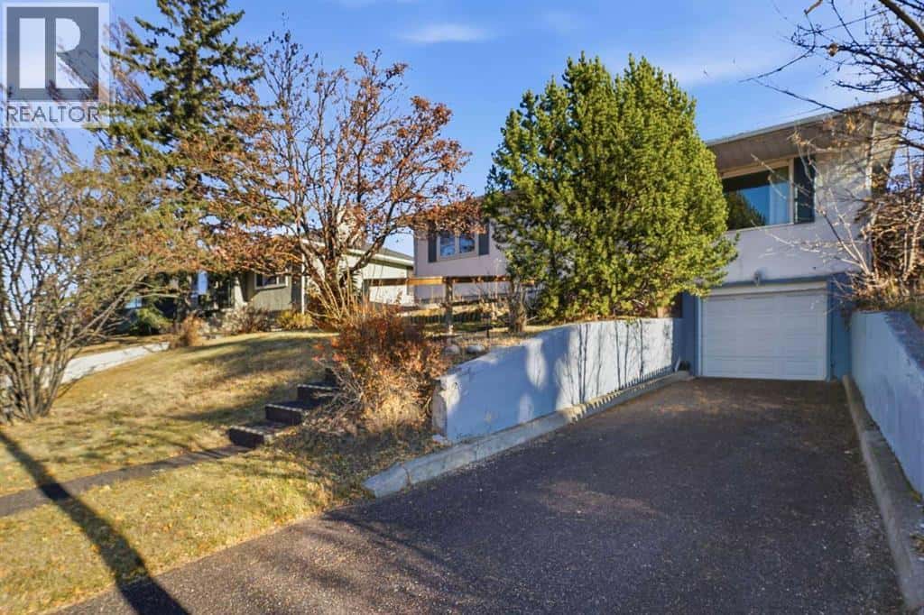 2314 Richmond Road SW — Calgary, Alberta - Photo 4 of 36
