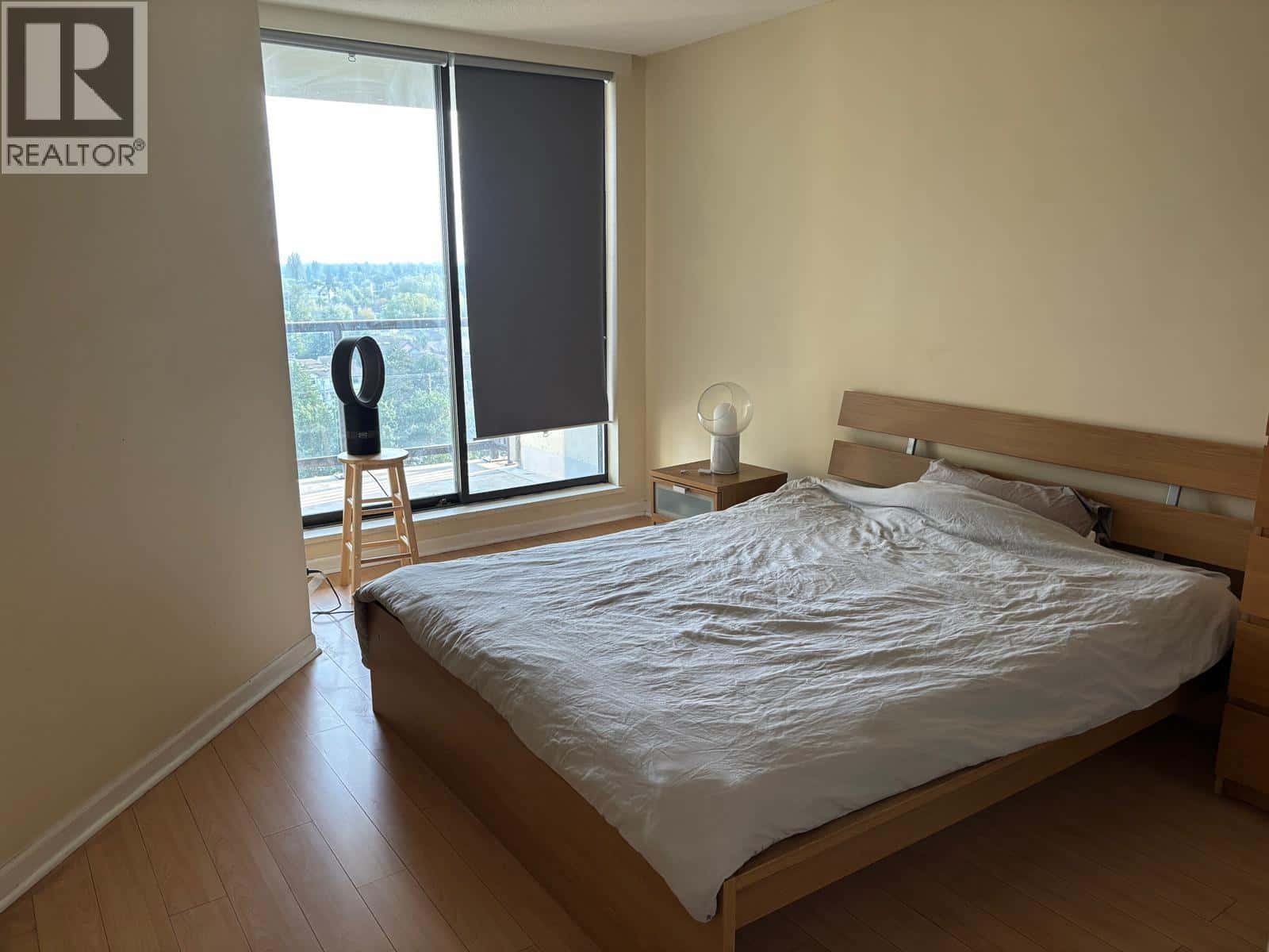 1307 8180 GRANVILLE AVENUE — Richmond, British Columbia - Photo 4 of 11