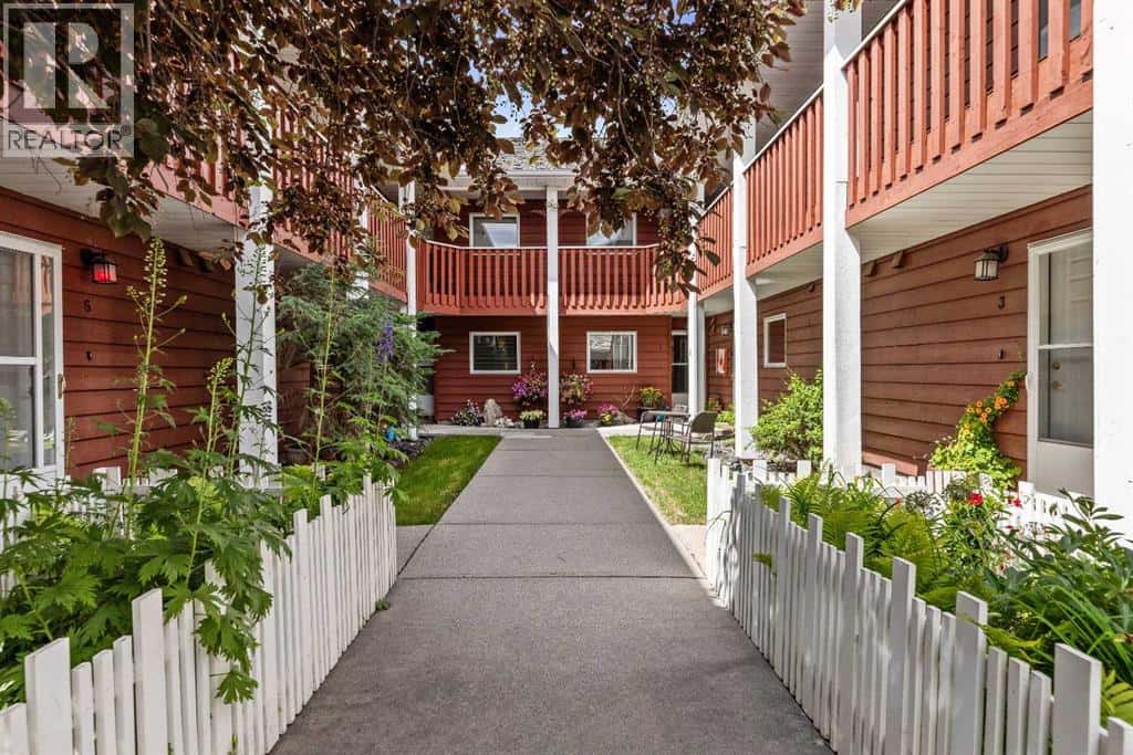 Unit 4, 717 7th Street — Canmore, Alberta - Photo 2 of 17