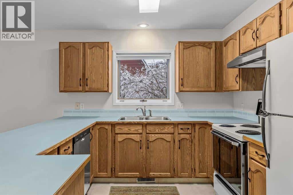 3, 717 7th Street E — Canmore, Alberta - Photo 5 of 22