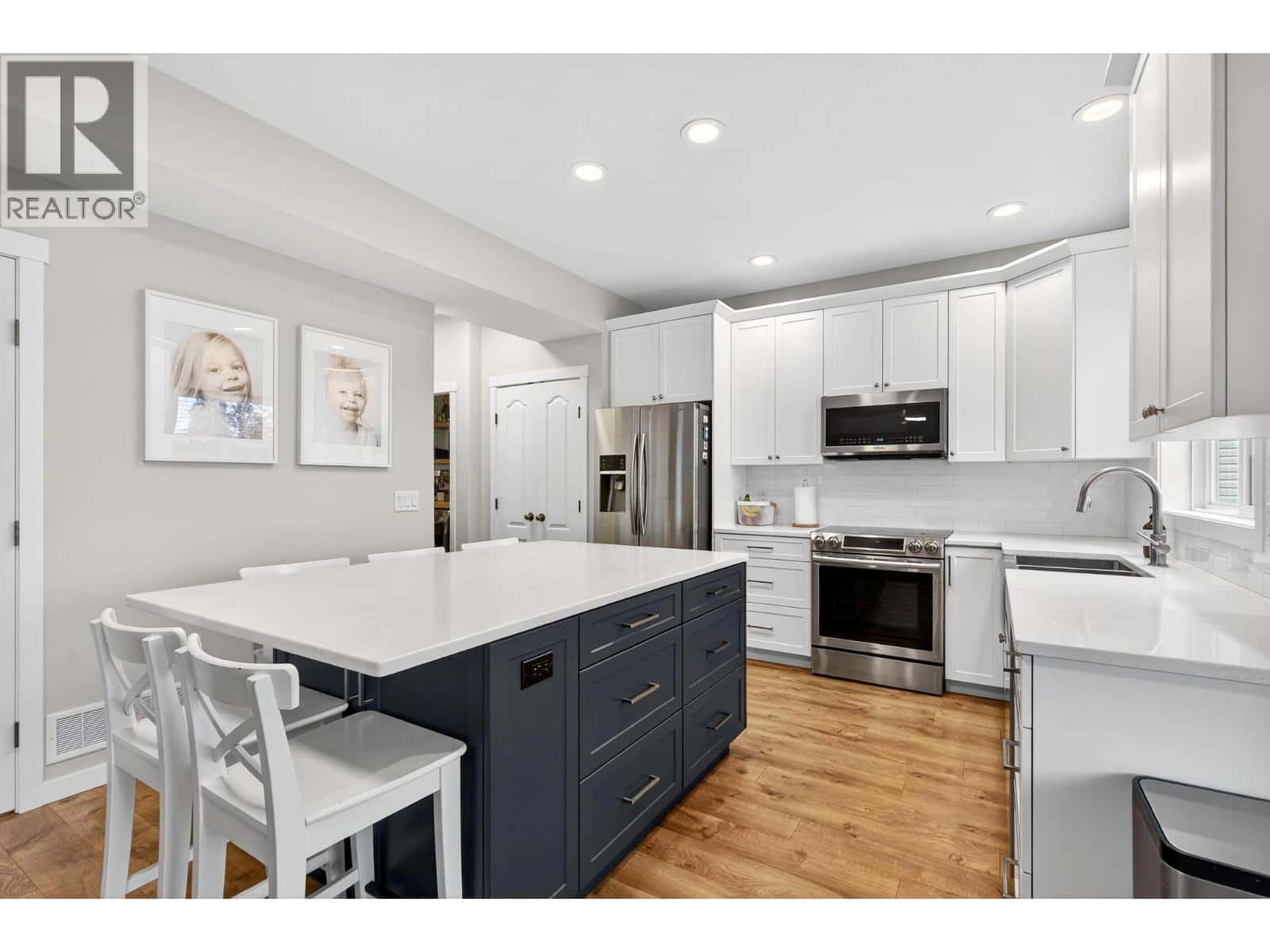 1971 Rosealee Lane — West Kelowna, British Columbia - Photo 4 of 37