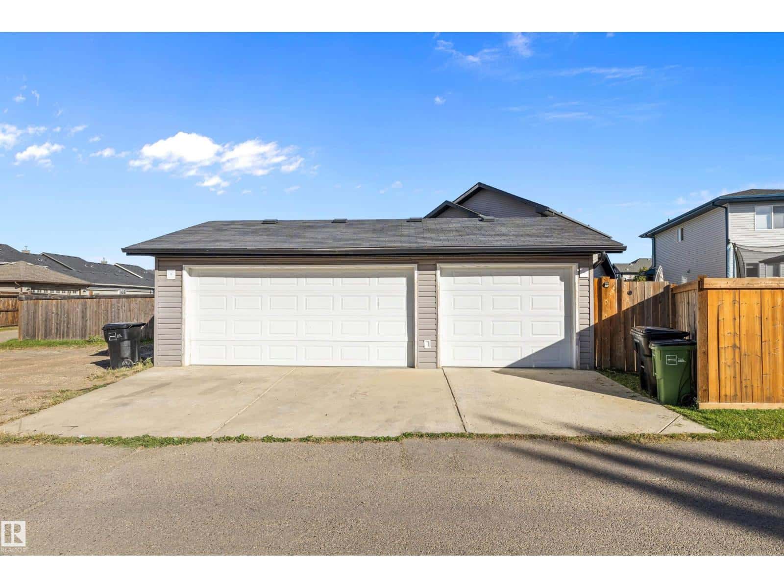 1104 161 ST SW — Edmonton, Alberta - Photo 3 of 73