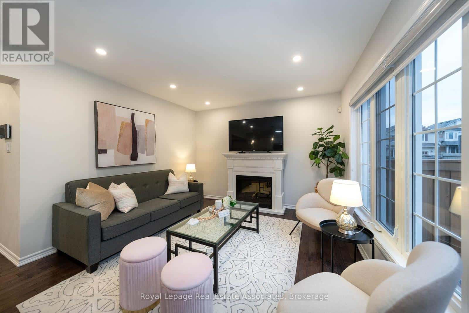 303 CHUCHMACH CLOSE — Milton (WI Willmott), Ontario - Photo 3 of 17