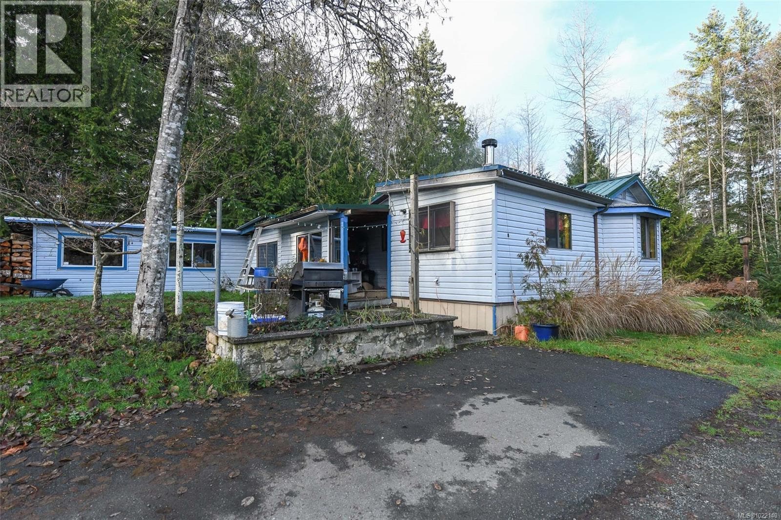 2795 Macaulay Rd — Black Creek, British Columbia - Main photo