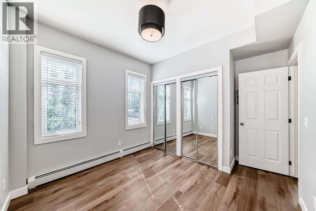 201, 2702 17 Avenue SW — Calgary, Alberta - Photo 3 of 24