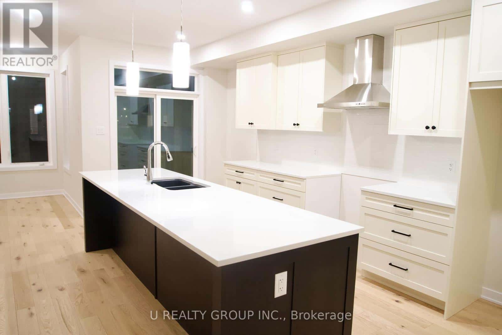 217 MASSALIA CRESCENT — Ottawa, Ontario - Photo 3 of 31