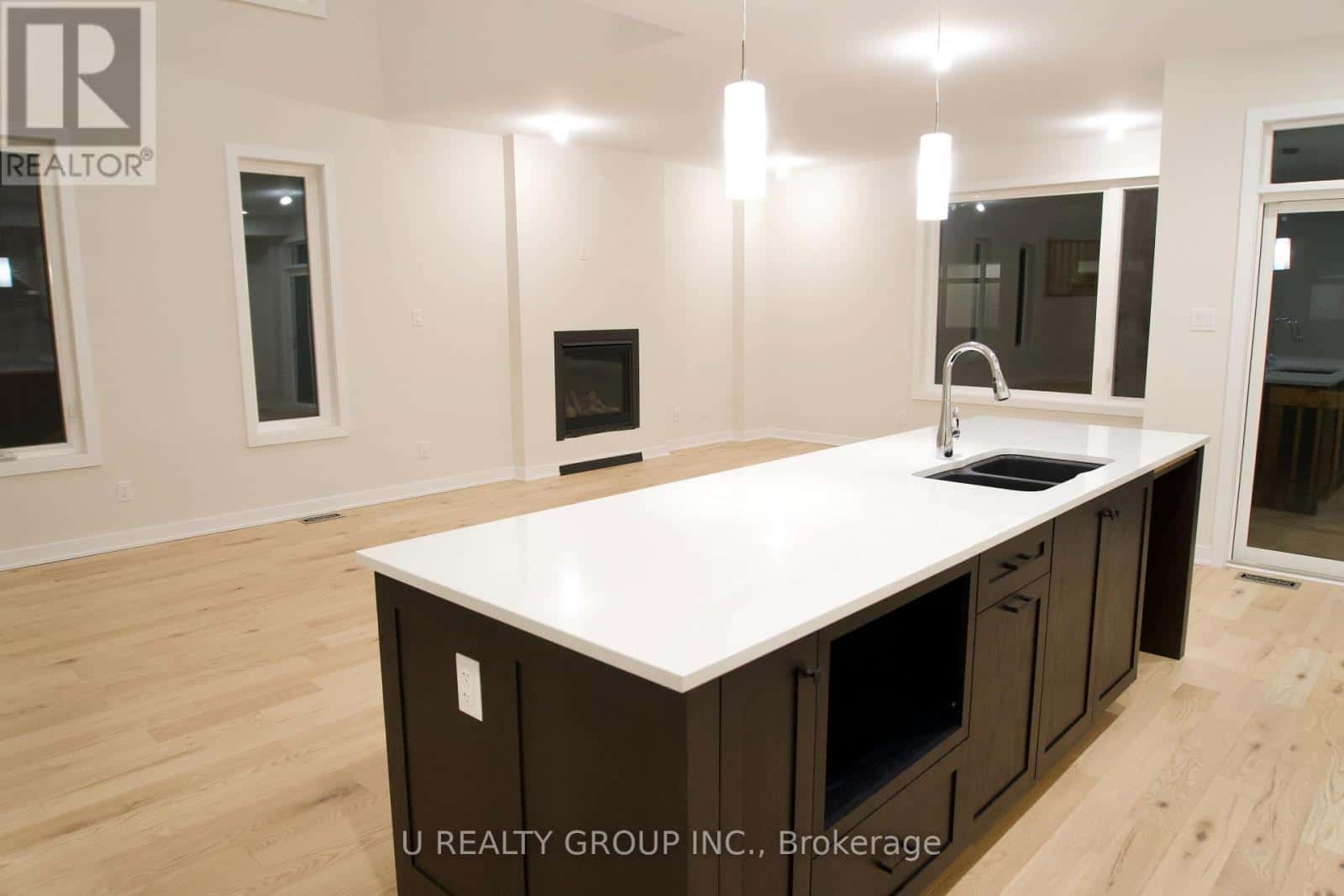 217 MASSALIA CRESCENT — Ottawa, Ontario - Photo 4 of 31