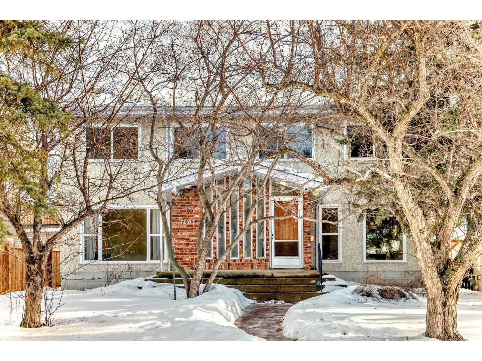 7809 116 ST NW — Edmonton, Alberta - Photo 2 of 72