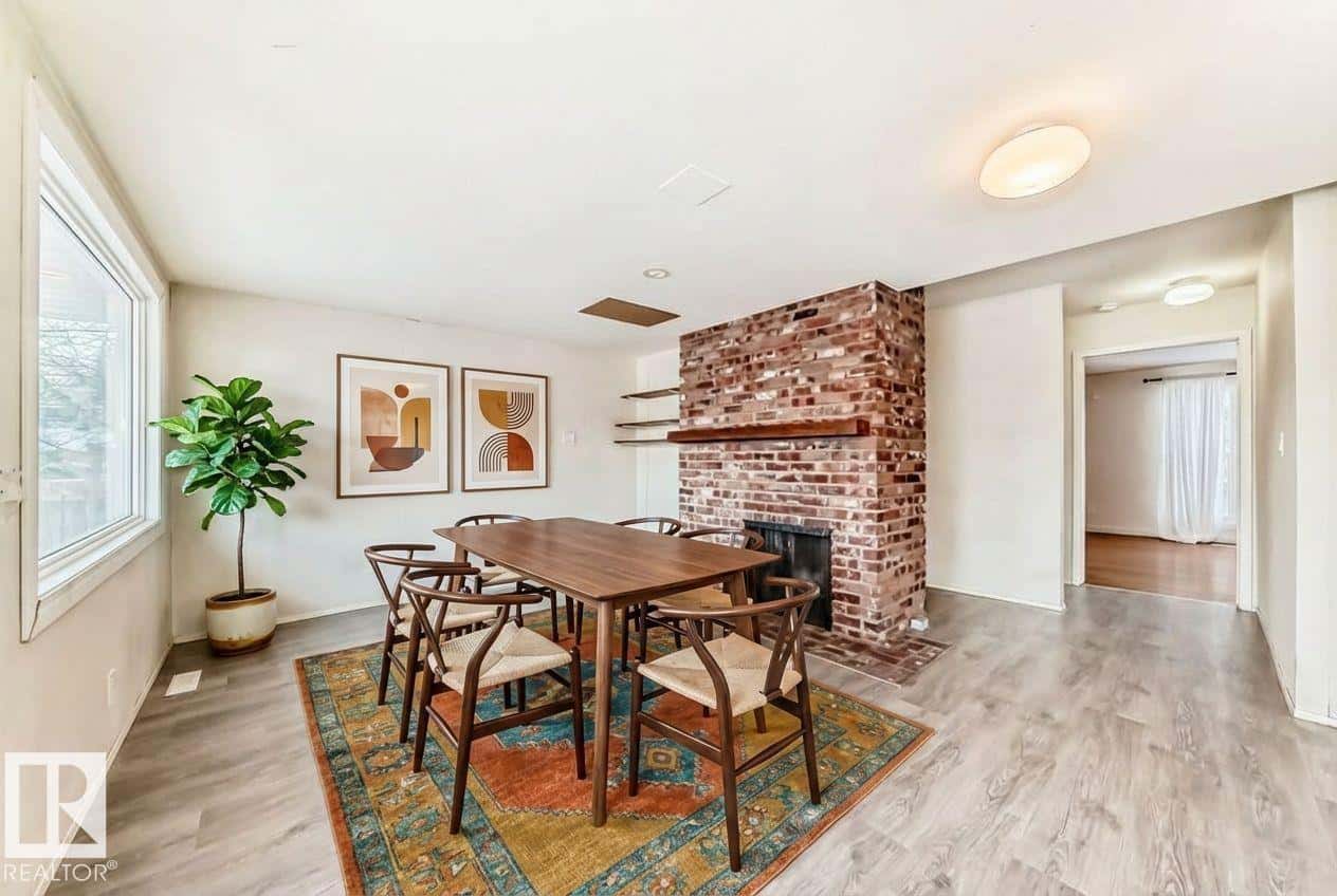 7809 116 ST NW — Edmonton, Alberta - Photo 4 of 72