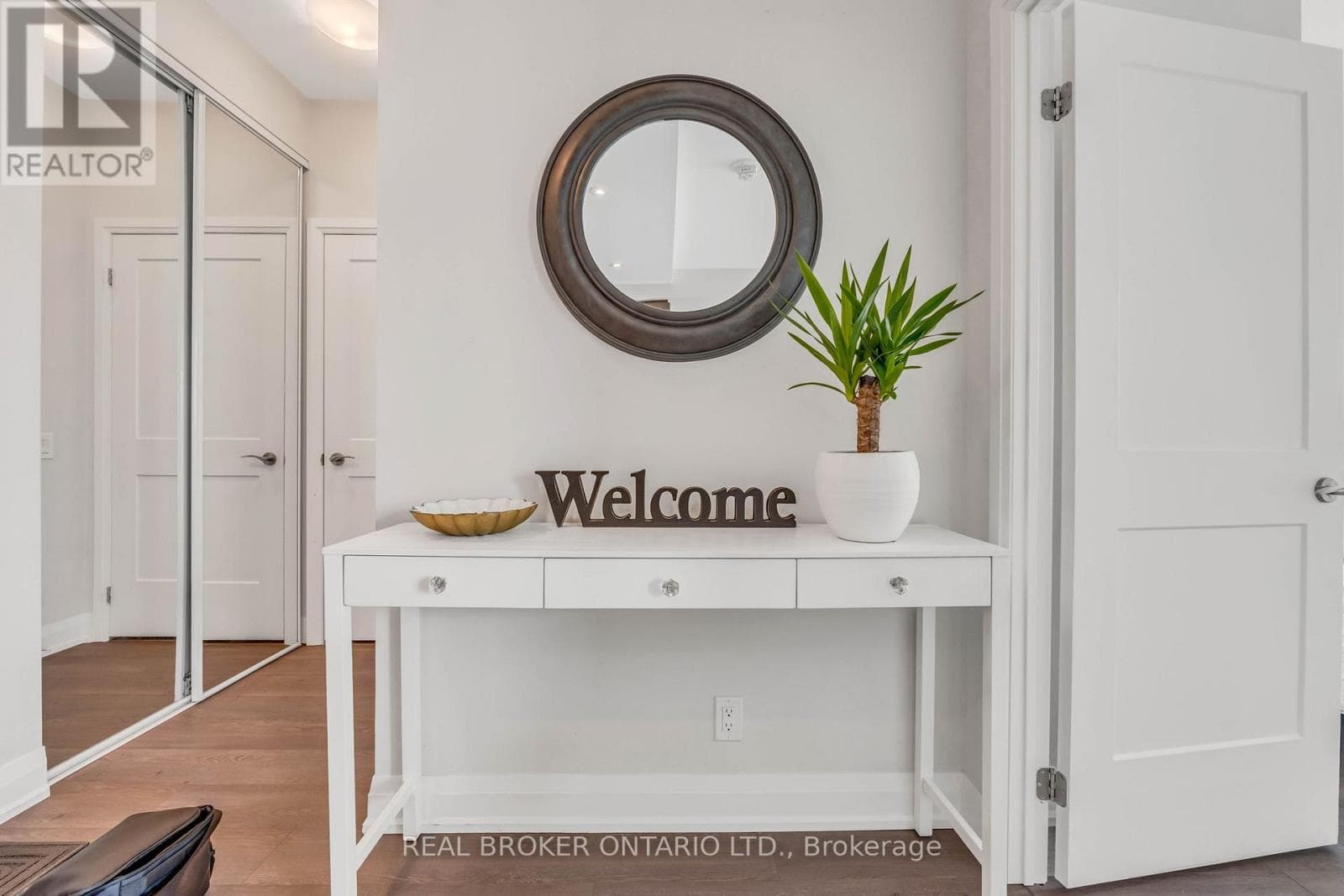 1904 - 15 LYNCH STREET — Brampton (Queen Street Corridor), Ontario - Main photo