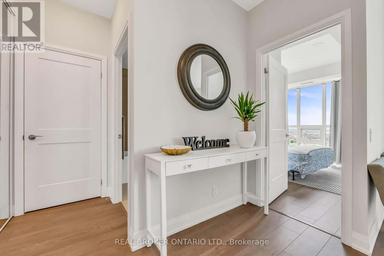 1904 - 15 LYNCH STREET — Brampton (Queen Street Corridor), Ontario - Photo 2 of 35