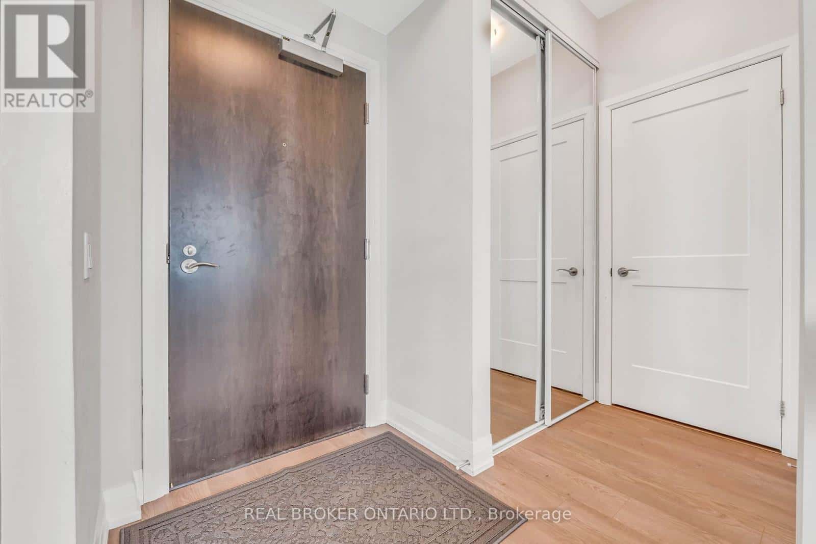 1904 - 15 LYNCH STREET — Brampton (Queen Street Corridor), Ontario - Photo 3 of 35