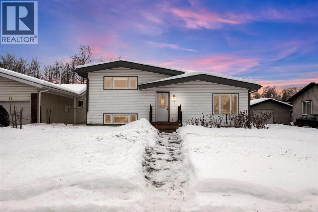 15 Birch Road — Fort McMurray, Alberta - Main photo