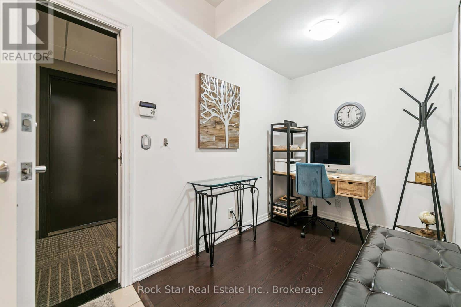 227 - 1940 IRONSTONE DRIVE — Burlington (Uptown), Ontario - Photo 5 of 40