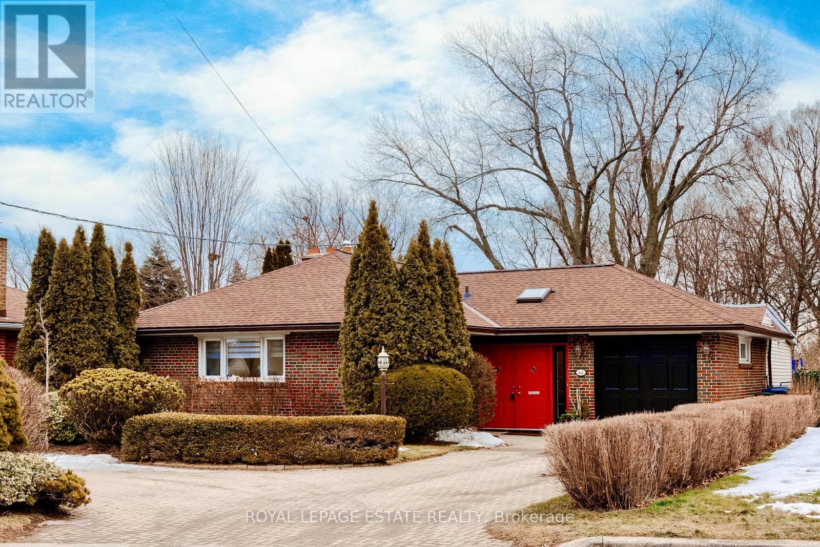 44 CLIFFSIDE DRIVE — Toronto (Birchcliffe-Cliffside), Ontario - Main photo