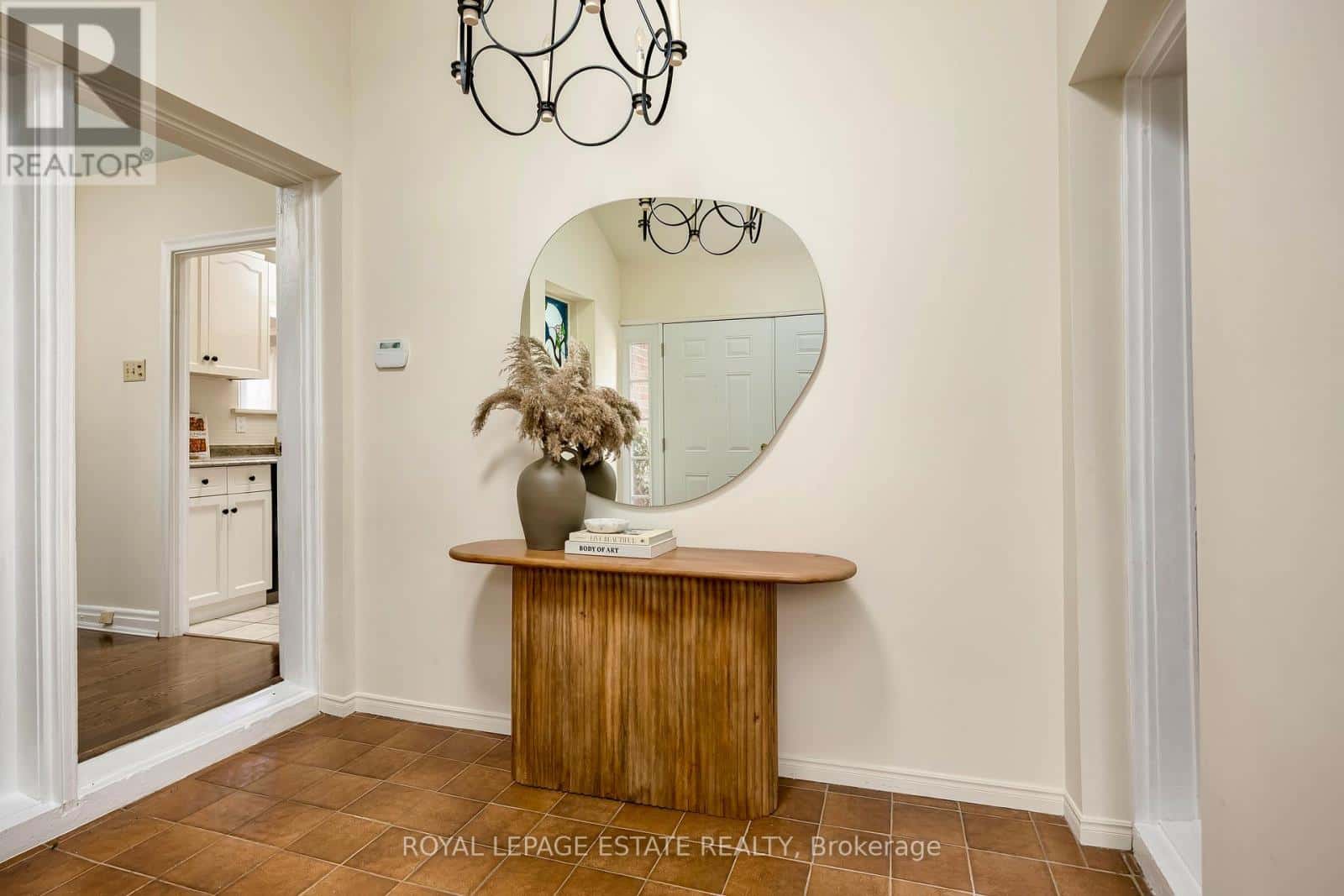 44 CLIFFSIDE DRIVE — Toronto (Birchcliffe-Cliffside), Ontario - Photo 3 of 35