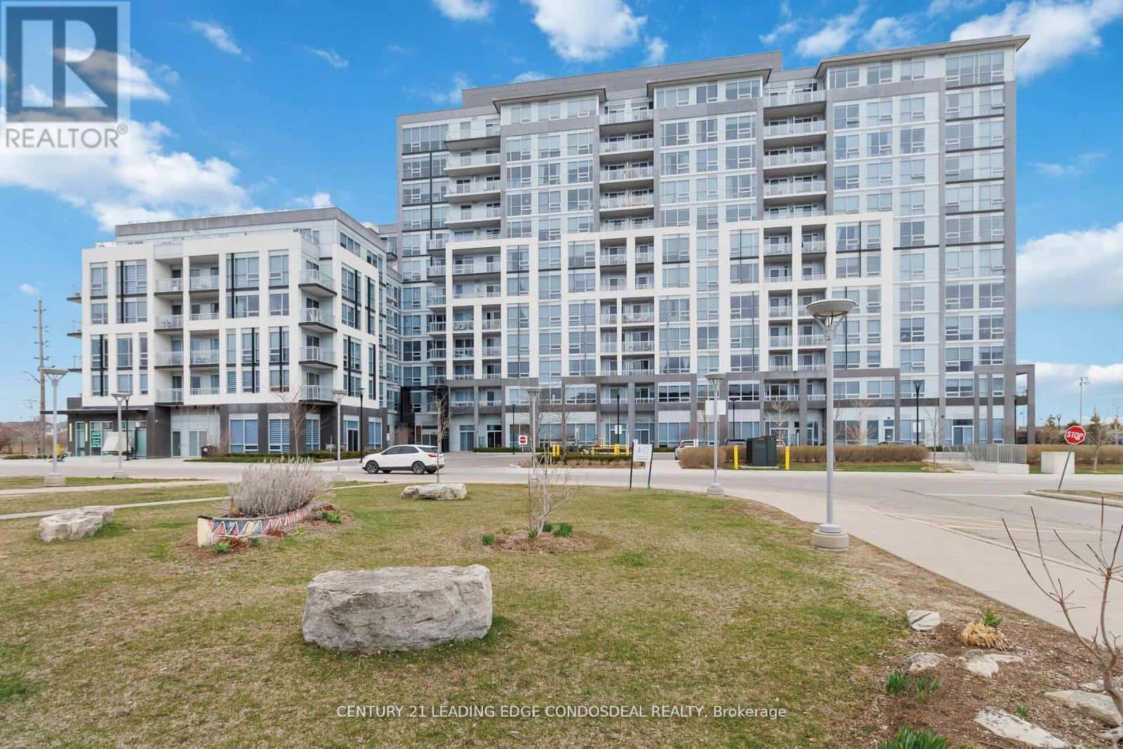 502 - 1050 MAIN STREET W — Milton (SC Scott), Ontario - Photo 2 of 23