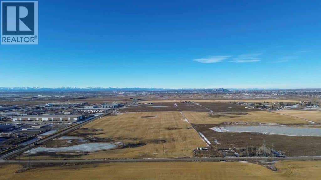 3775 100 Street SE — Calgary, Alberta - Photo 4 of 24