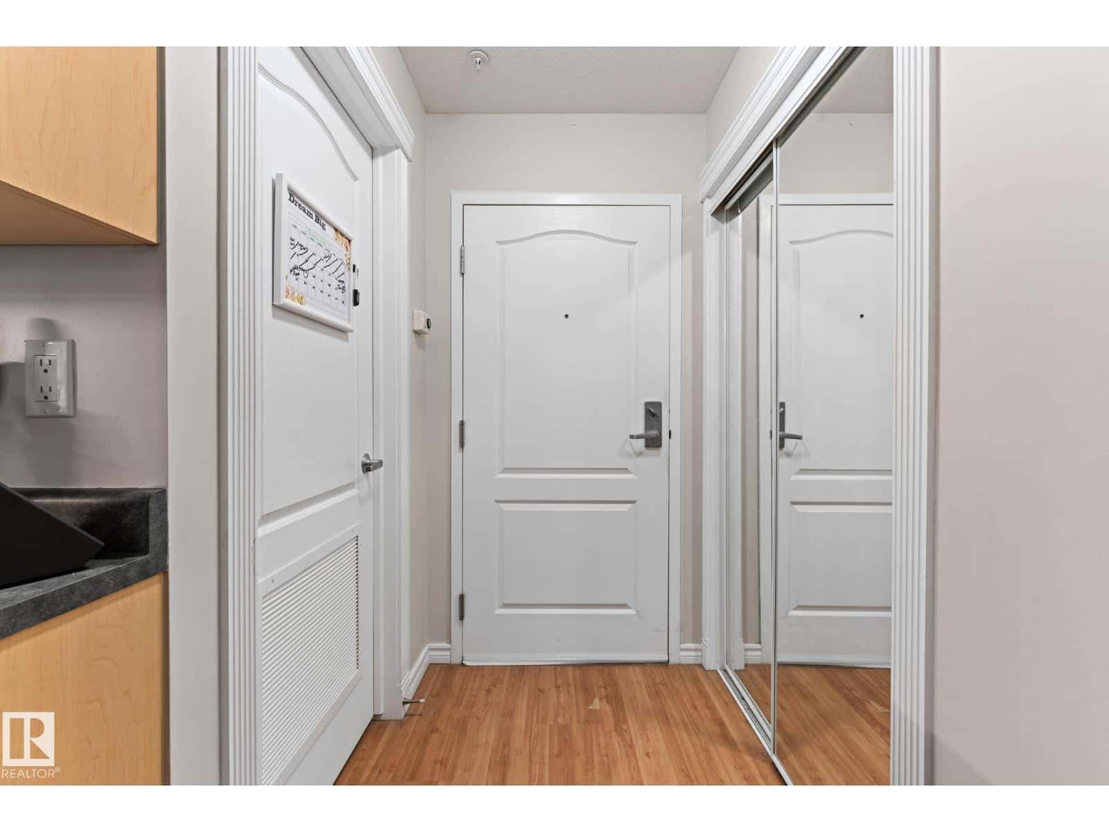 #163 2750 66 ST NW — Edmonton, Alberta - Photo 4 of 34