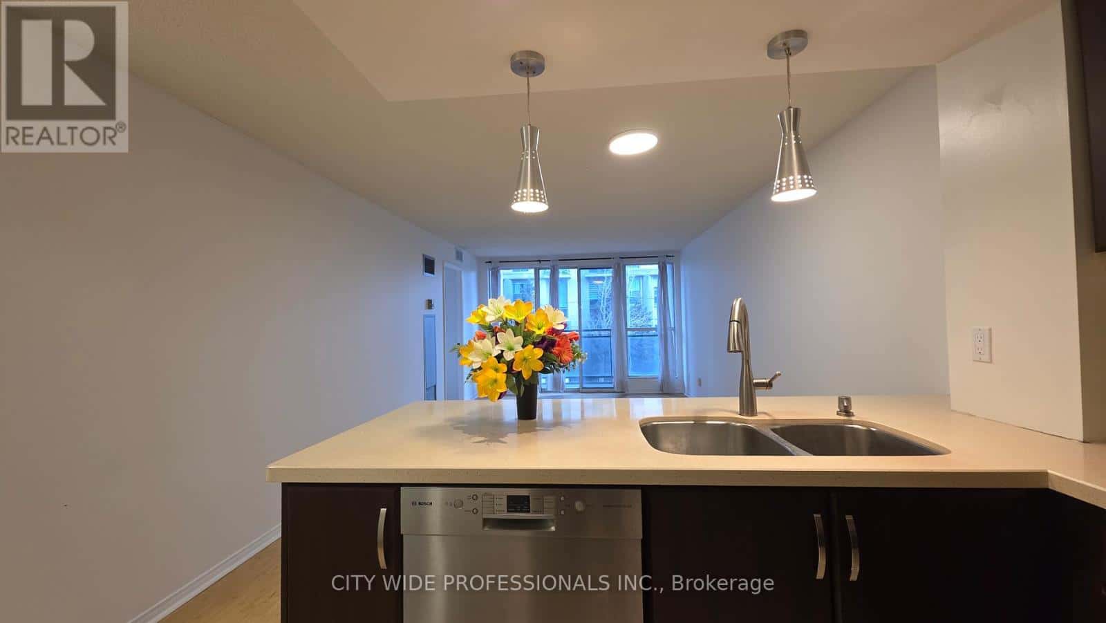 202 - 28 HOLLYWOOD AVENUE — Toronto (Willowdale East), Ontario - Photo 2 of 28