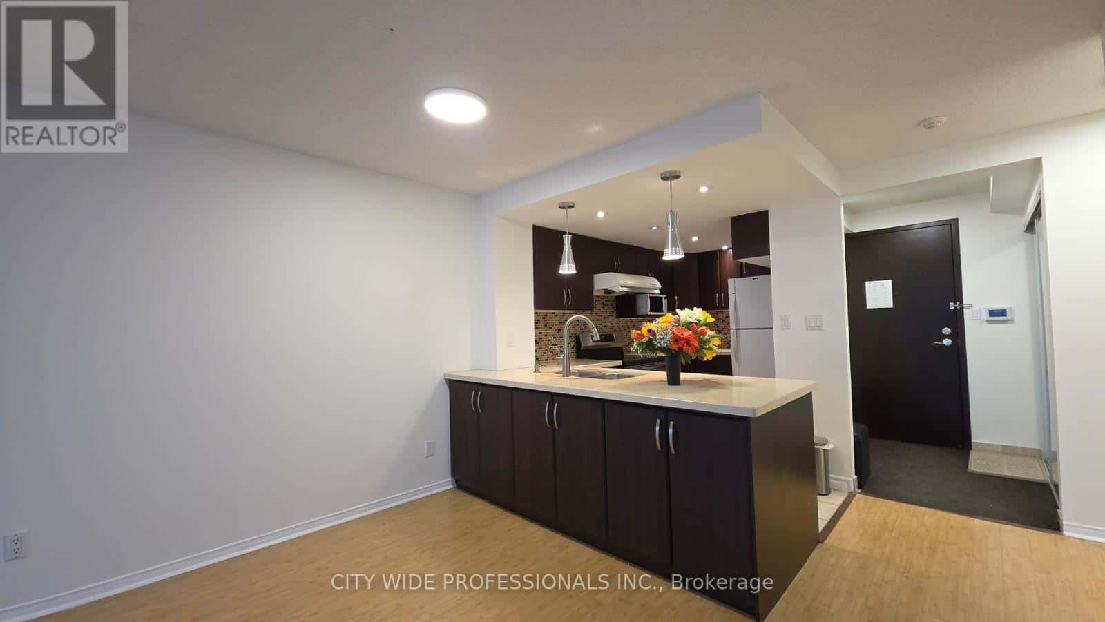 202 - 28 HOLLYWOOD AVENUE — Toronto (Willowdale East), Ontario - Photo 3 of 28