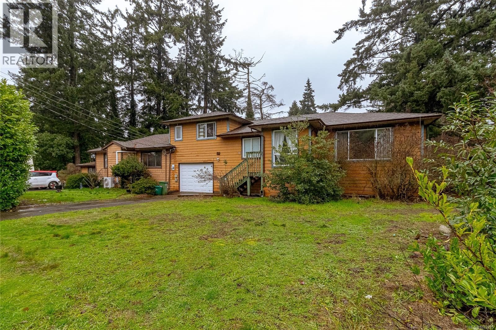 A & B 706 Donovan Ave — Colwood, British Columbia - Main photo