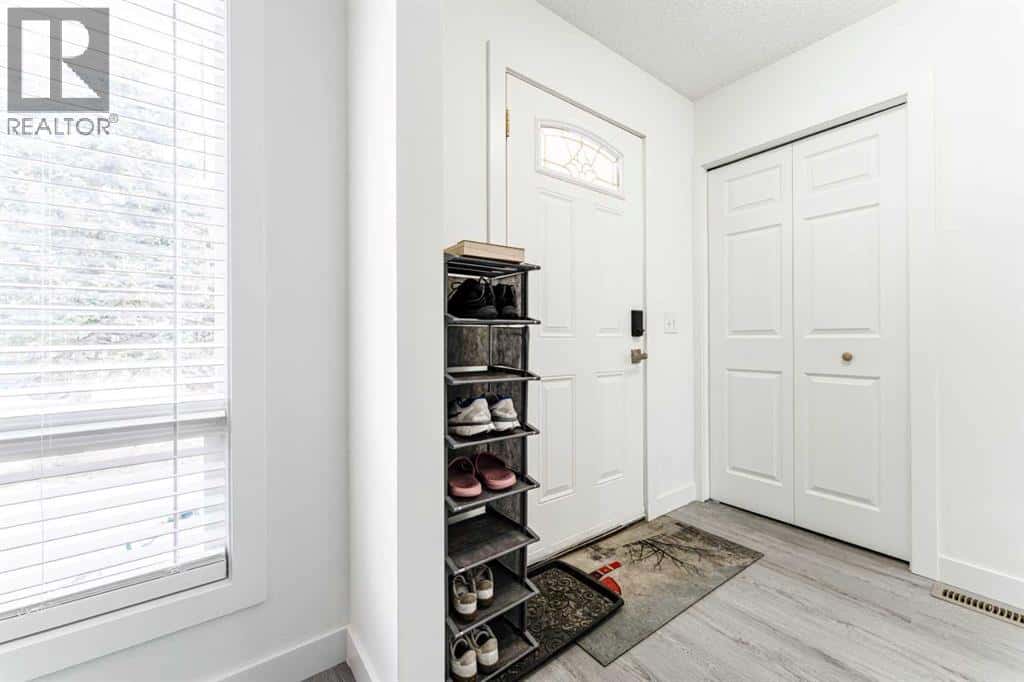 119 Falton Way NE — Calgary, Alberta - Photo 3 of 50