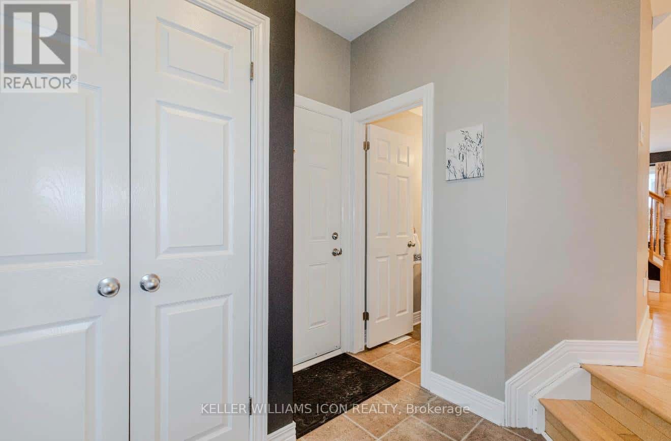40 HUNTCLIFF PLACE — Ottawa, Ontario - Photo 3 of 42
