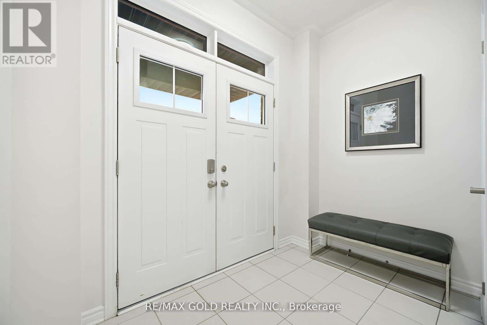 15 SPINLAND STREET — Caledon, Ontario - Photo 5 of 48