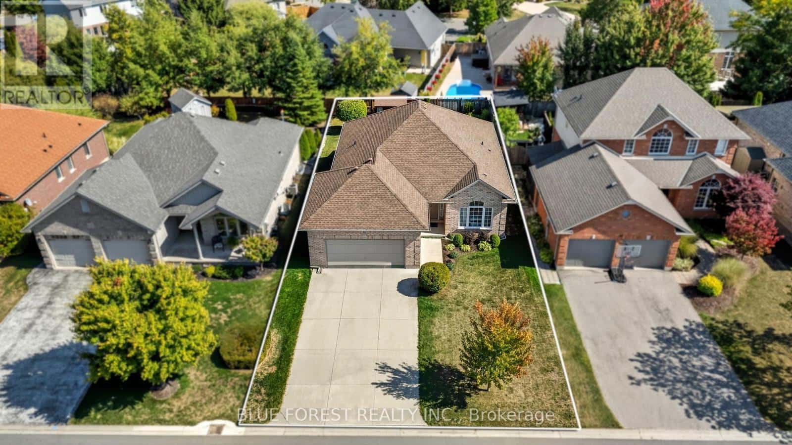 86 CALVERT LANE — Middlesex Centre (Ilderton), Ontario - Photo 3 of 39