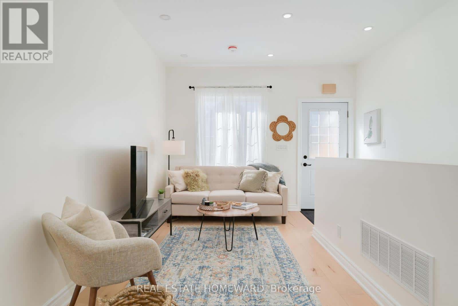 173 COXWELL AVENUE — Toronto (Woodbine Corridor), Ontario - Photo 4 of 40