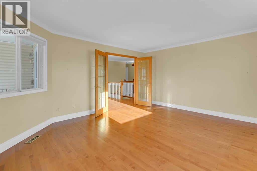 12 Vandoos Villas NW — Calgary, Alberta - Photo 4 of 32