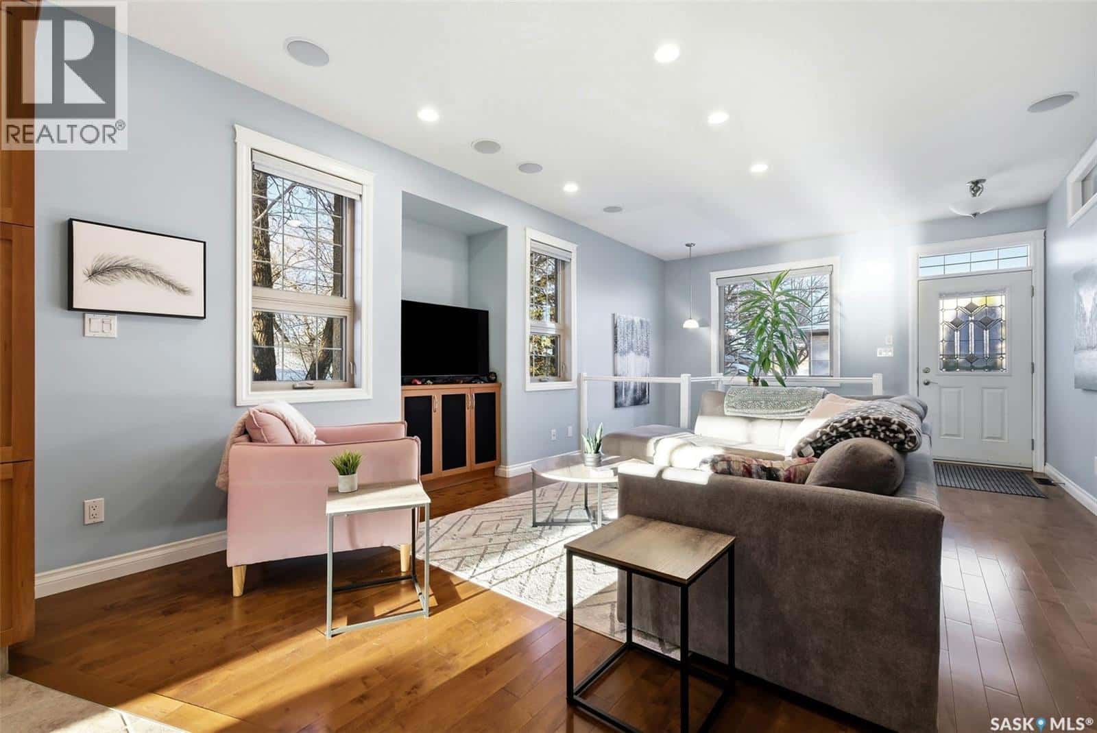 56 Stapleford CRESCENT — Regina, Saskatchewan - Photo 2 of 34