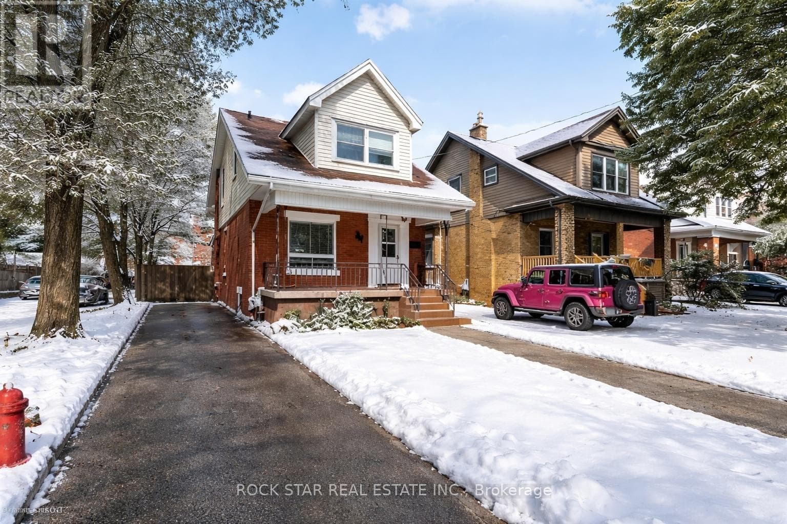 34 CLIFF AVENUE — Hamilton (Eastmount), Ontario - Main photo