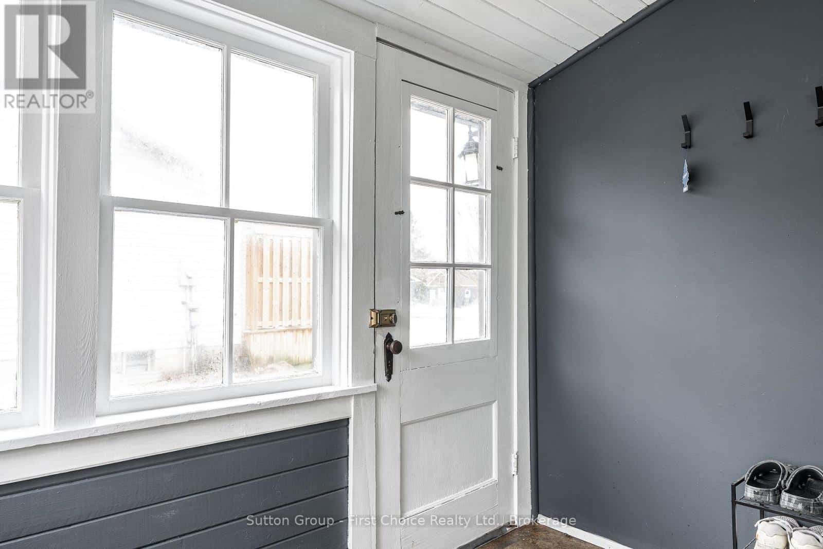 39 WILLIAM ST STREET — St. Marys, Ontario - Photo 5 of 46