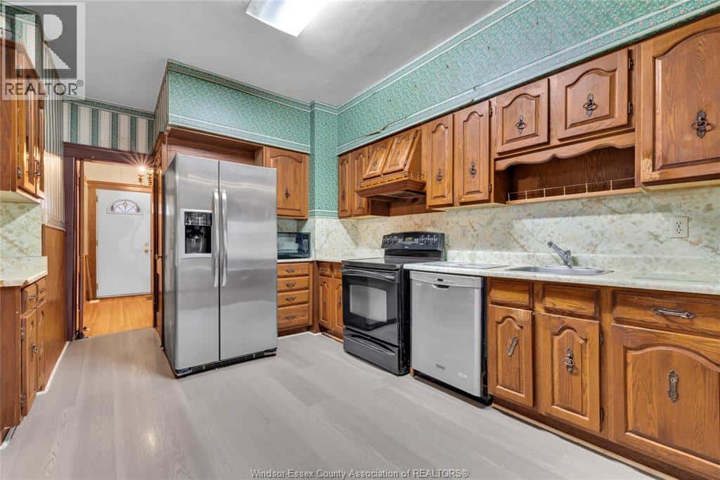 1279 Windermere — Windsor, Ontario - Photo 4 of 27