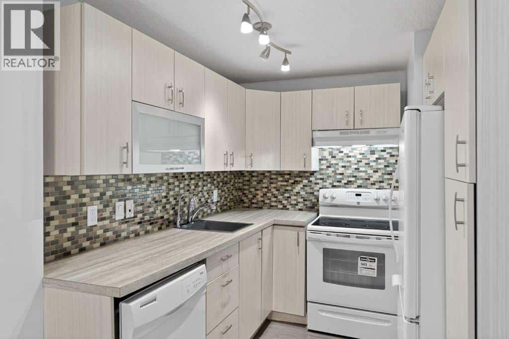 2, 713 Mcdougall Road NE — Calgary, Alberta - Photo 2 of 28