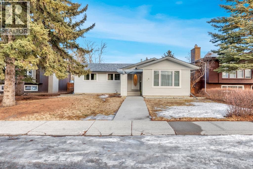 16 Thornwood Close NW — Calgary, Alberta - Main photo