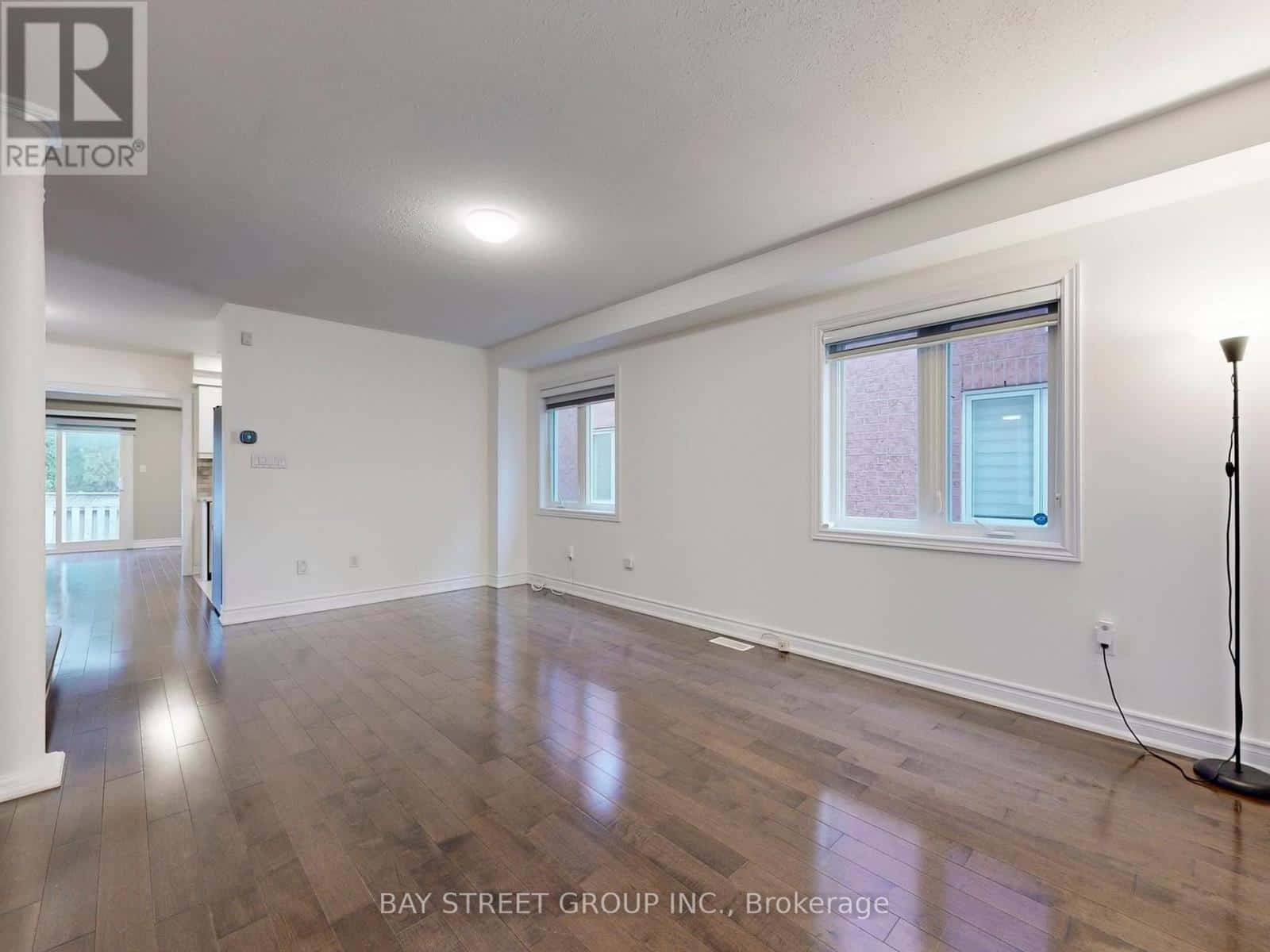 43 ROYAL APPIAN CRESCENT — Vaughan (Patterson), Ontario - Photo 4 of 38