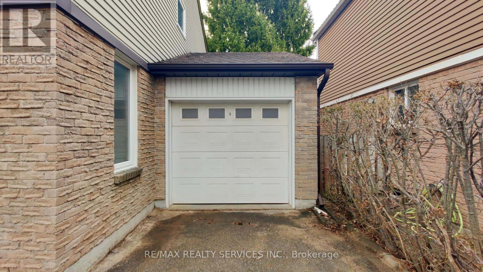 26 MAYFAIR CRESCENT — Brampton (Central Park), Ontario - Photo 4 of 49