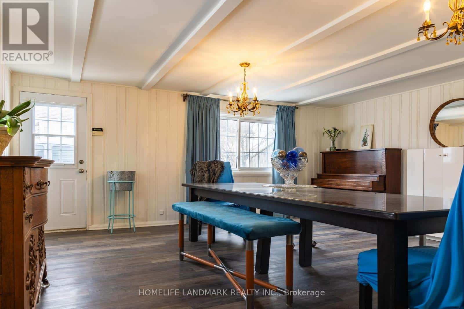 1927 NIAGARA PARKWAY — Fort Erie (Bowen), Ontario - Photo 5 of 12